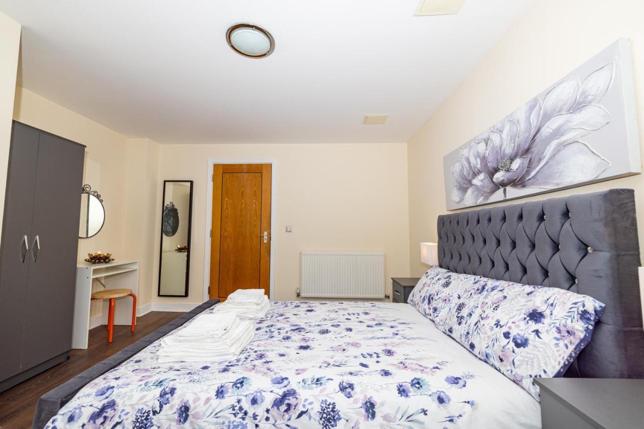 Two Bed Apartment Near Canary Wharf London Exteriör bild