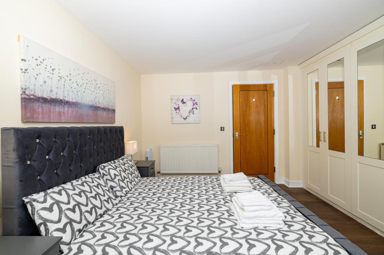 Two Bed Apartment Near Canary Wharf London Exteriör bild