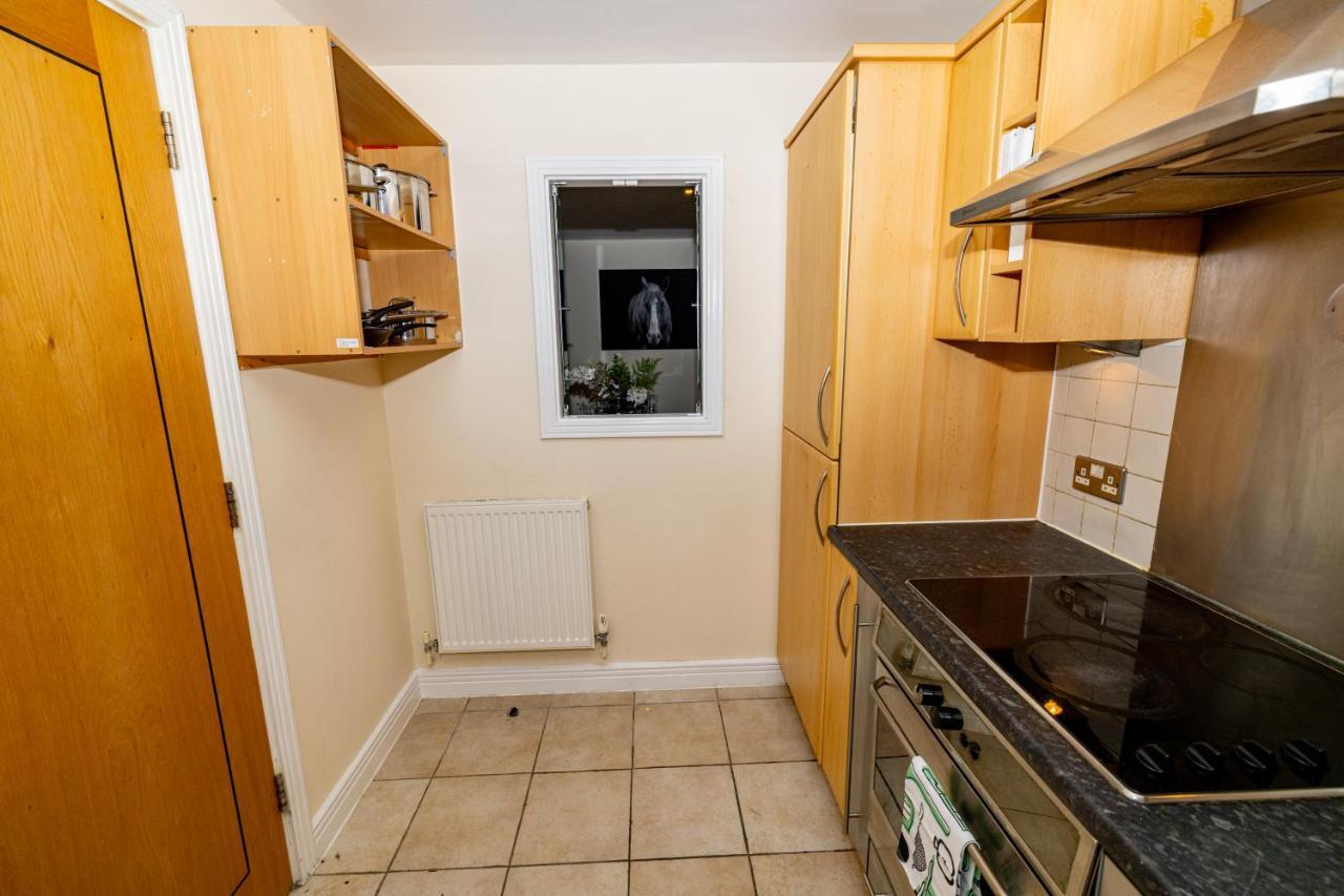 Two Bed Apartment Near Canary Wharf London Exteriör bild