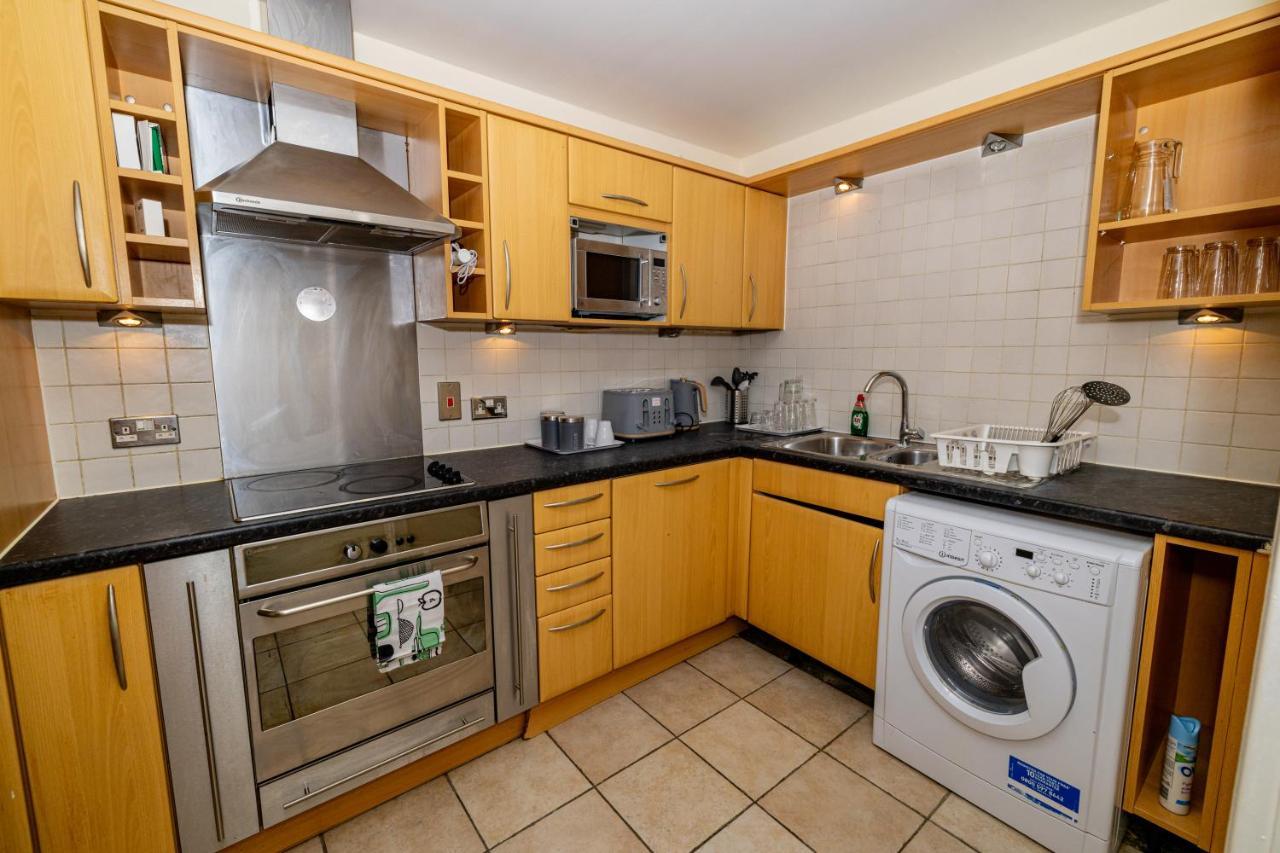 Two Bed Apartment Near Canary Wharf London Exteriör bild