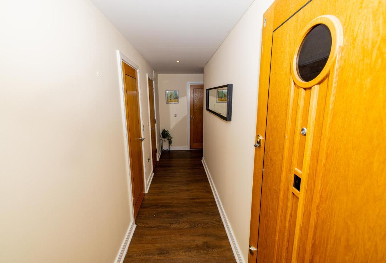 Two Bed Apartment Near Canary Wharf London Exteriör bild