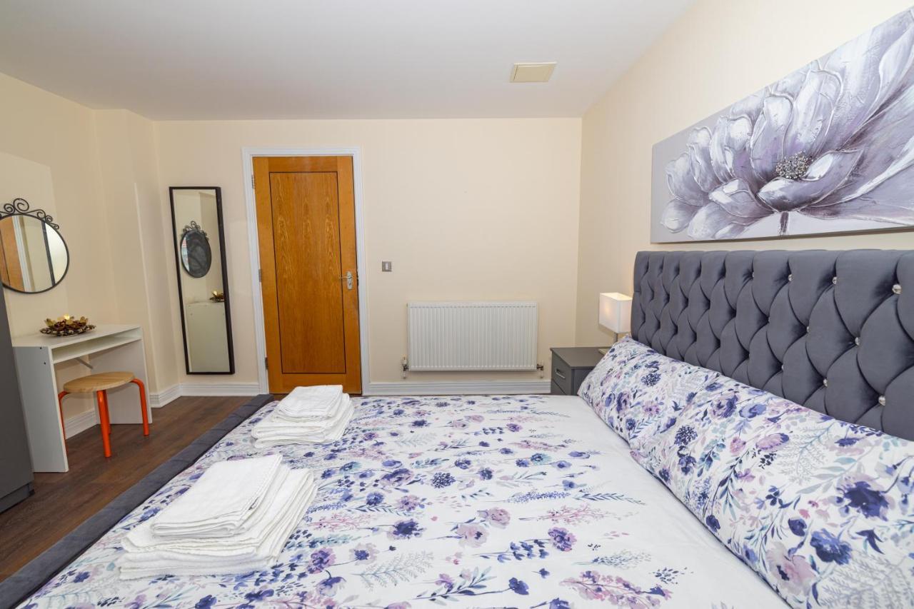 Two Bed Apartment Near Canary Wharf London Exteriör bild