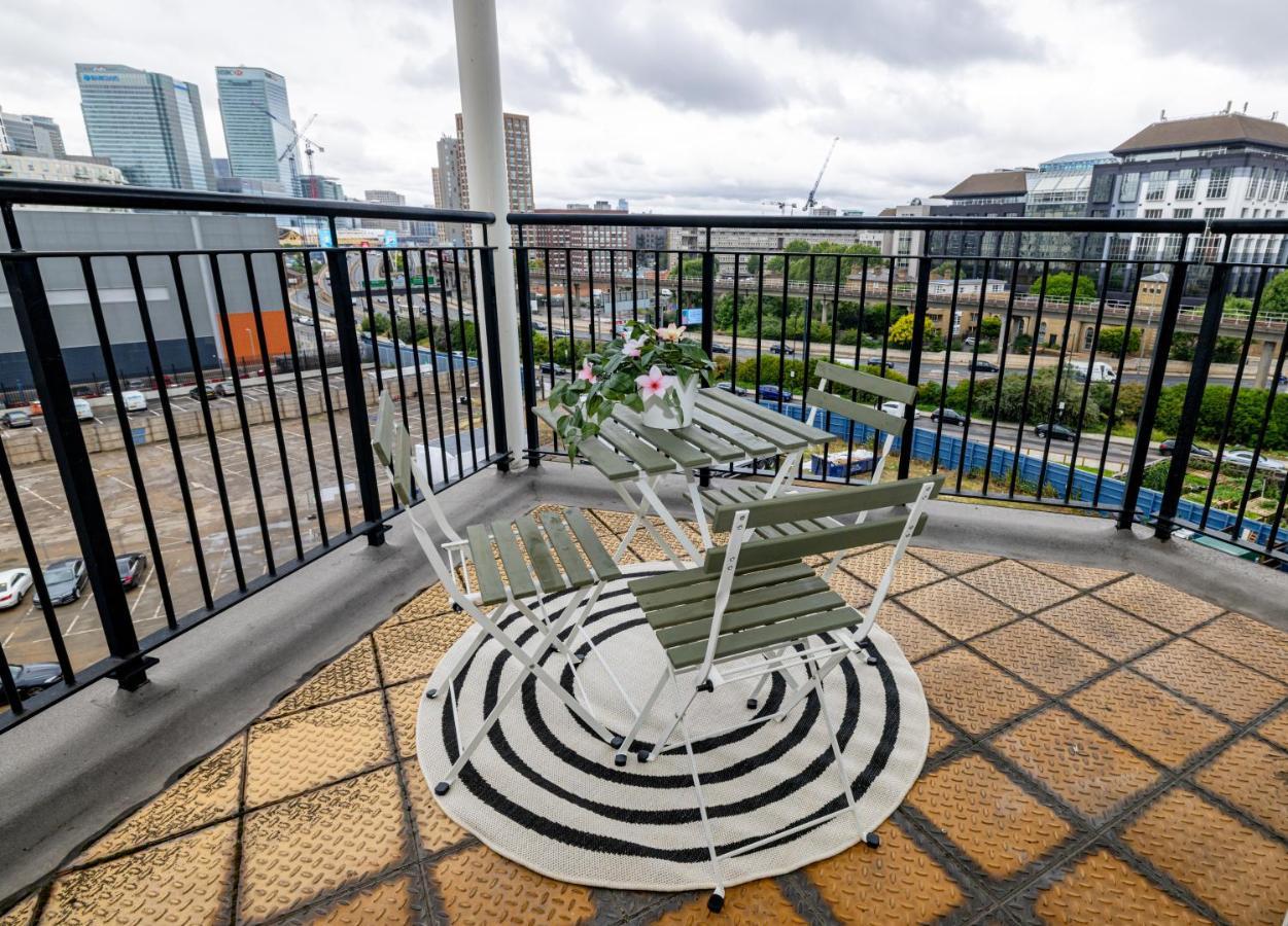 Two Bed Apartment Near Canary Wharf London Exteriör bild
